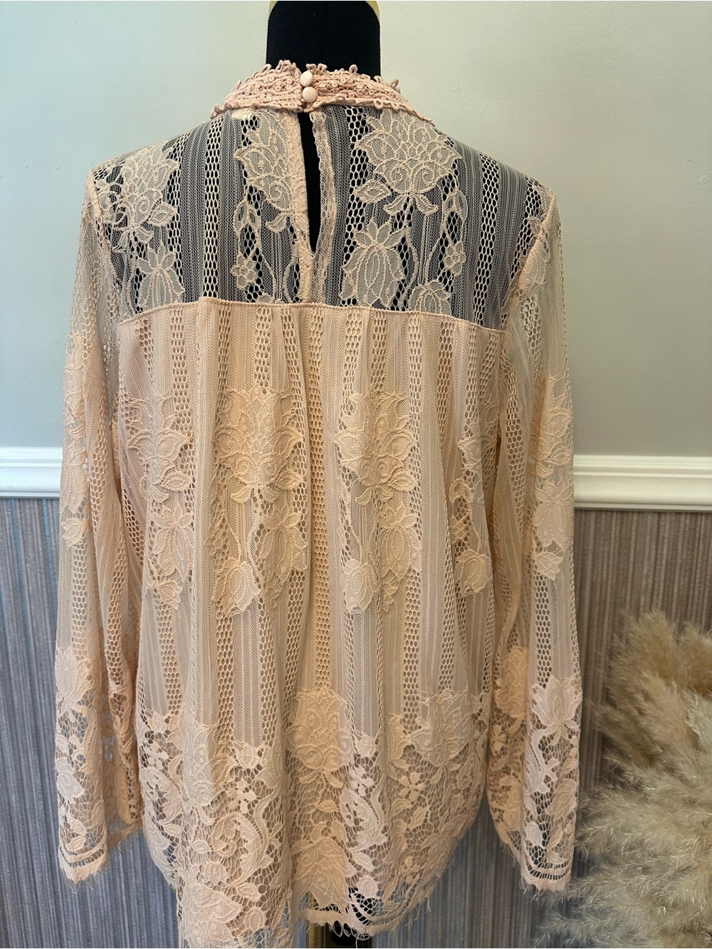Ultra Pink Blush Floral Lace Mock Neck Long Sleeve Blouse XL - Picture 10 of 15